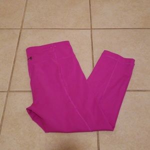 NWOT Under Armour capri sz small